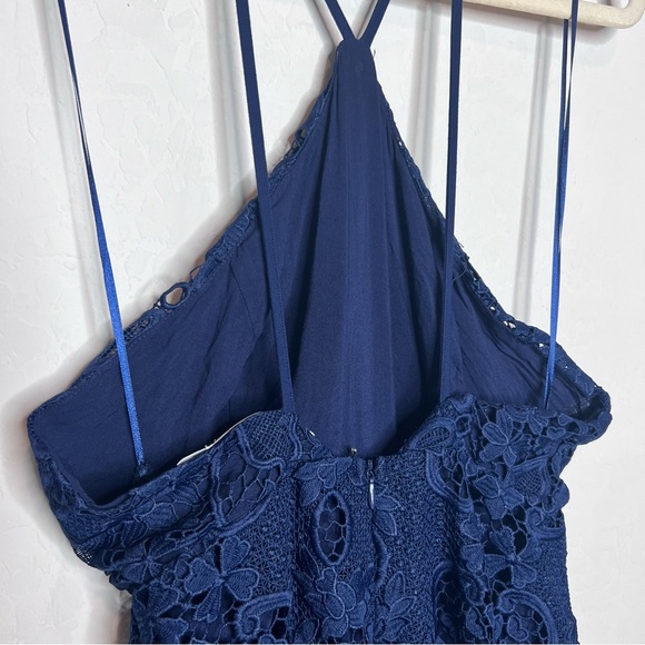 ASTR THE LABEL Lace Romper. Size Medium - Picture 5 of 9